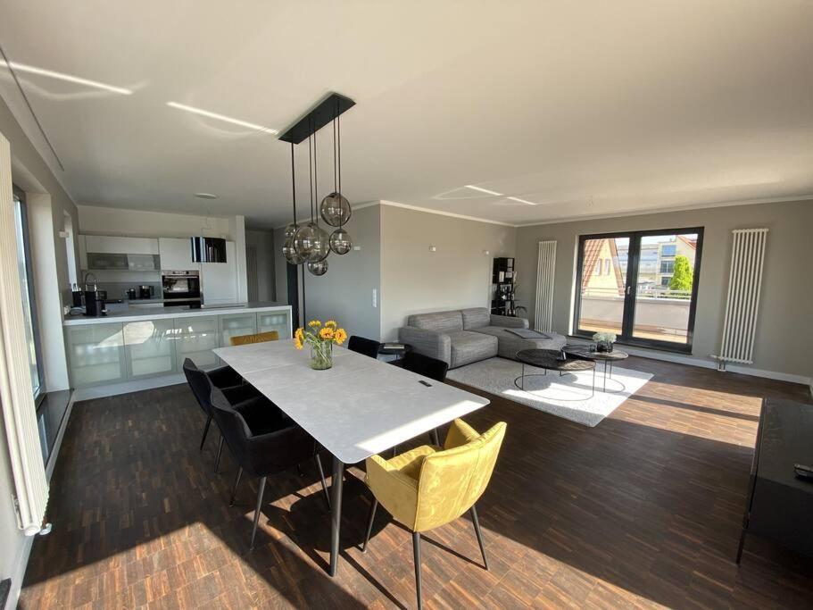 Exklusive Penthouse-wohnung Im Herzen Rostocks * Rostock