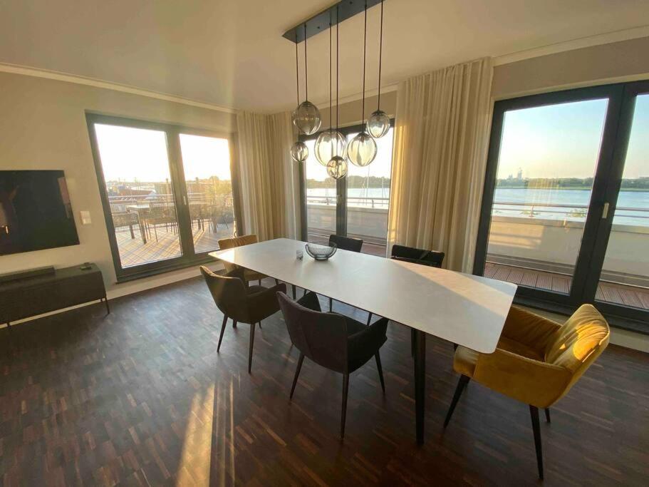 Exklusive Penthouse-wohnung Im Herzen Rostocks * Rostock