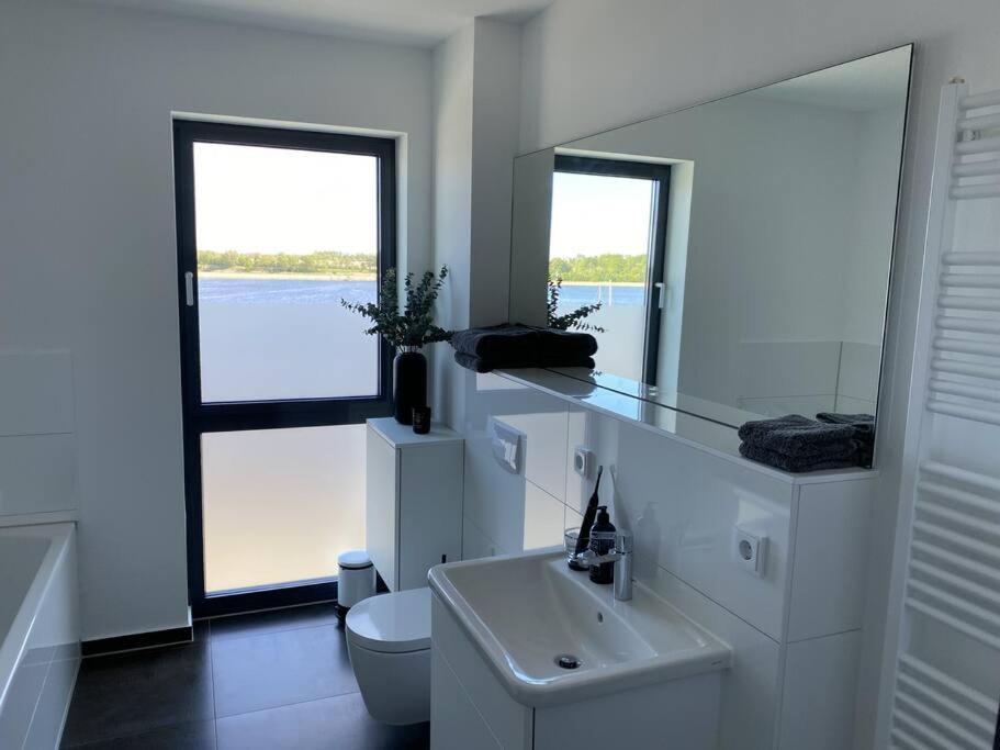 Exklusive Penthouse-wohnung Im Herzen Rostocks Apartment *